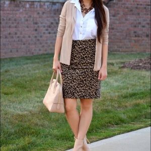 New York & Co. Leopard Cheetah Pencil Skirt 8